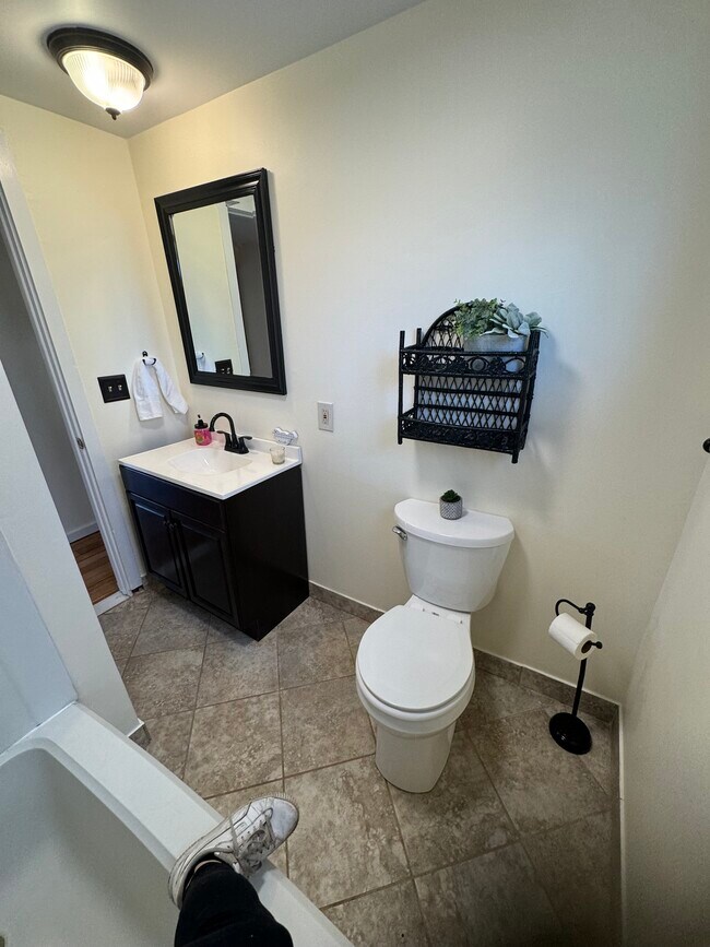 Bath - 969 Purchase Brook Rd