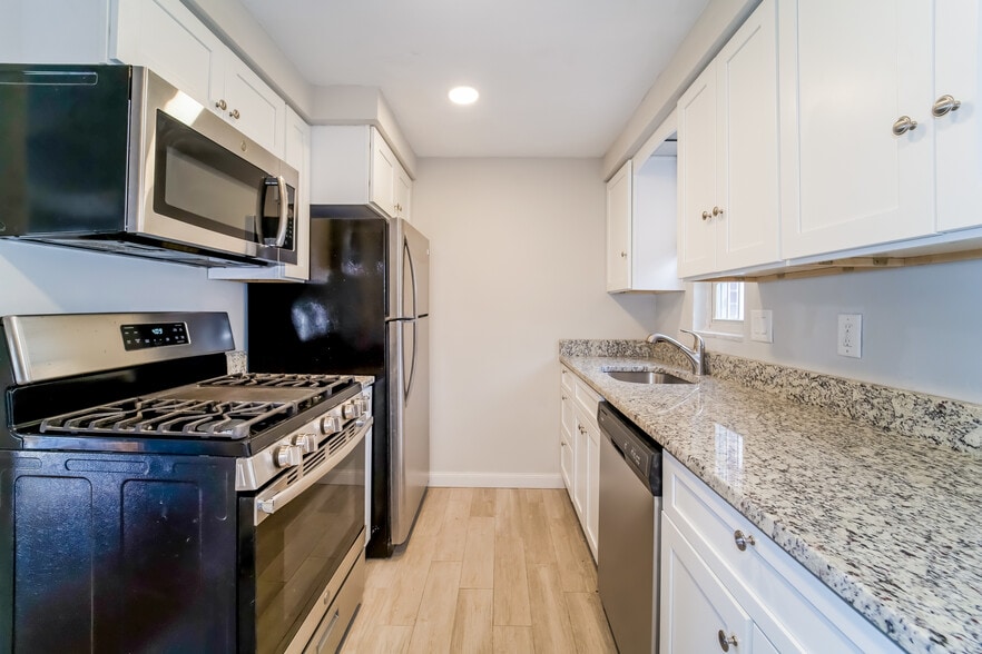 Building Photo - 602 Lamarido St