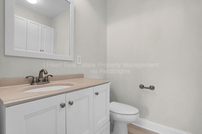 Building Photo - 9580 Mission Dr