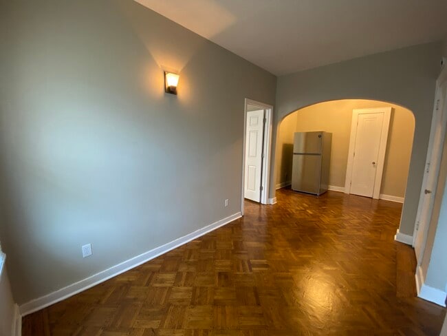 Building Photo - 309 W Whitney Ave