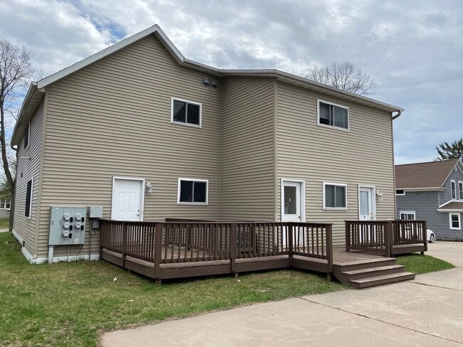 Building Photo - 1431 N Stevens St