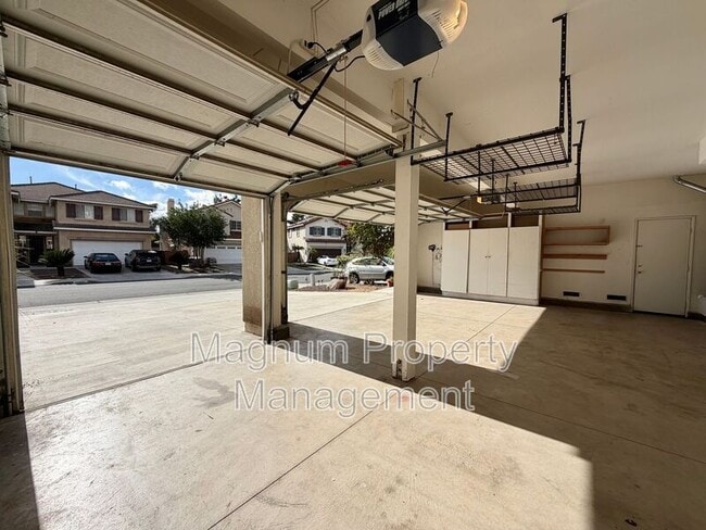 Building Photo - 23664 Groveland Pl