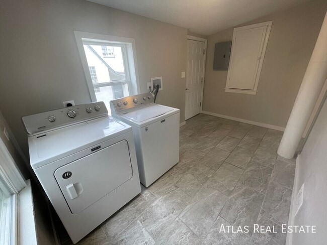 Building Photo - 3966 Utica St