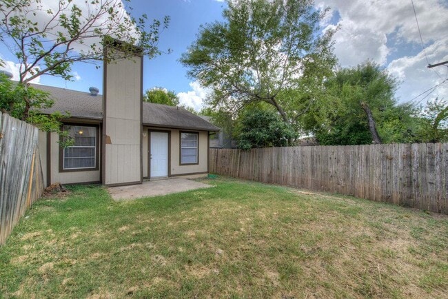 Building Photo - 2412 Burleson Ct