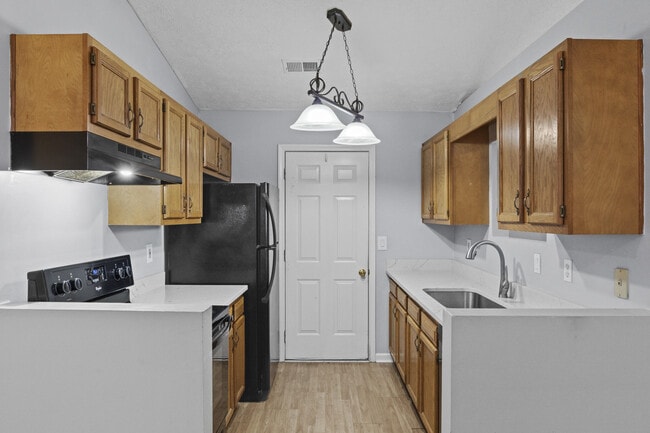 Building Photo - 881 Revere Run Dr