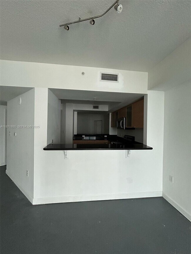 Building Photo - 140 S Dixie Hwy