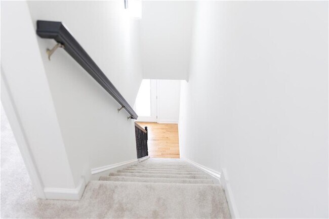 Building Photo - 90 Grove Park Ln