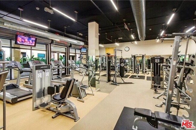 Building Photo - 133 The Promenade N