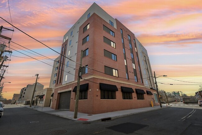 Building Photo - 276 Reock St