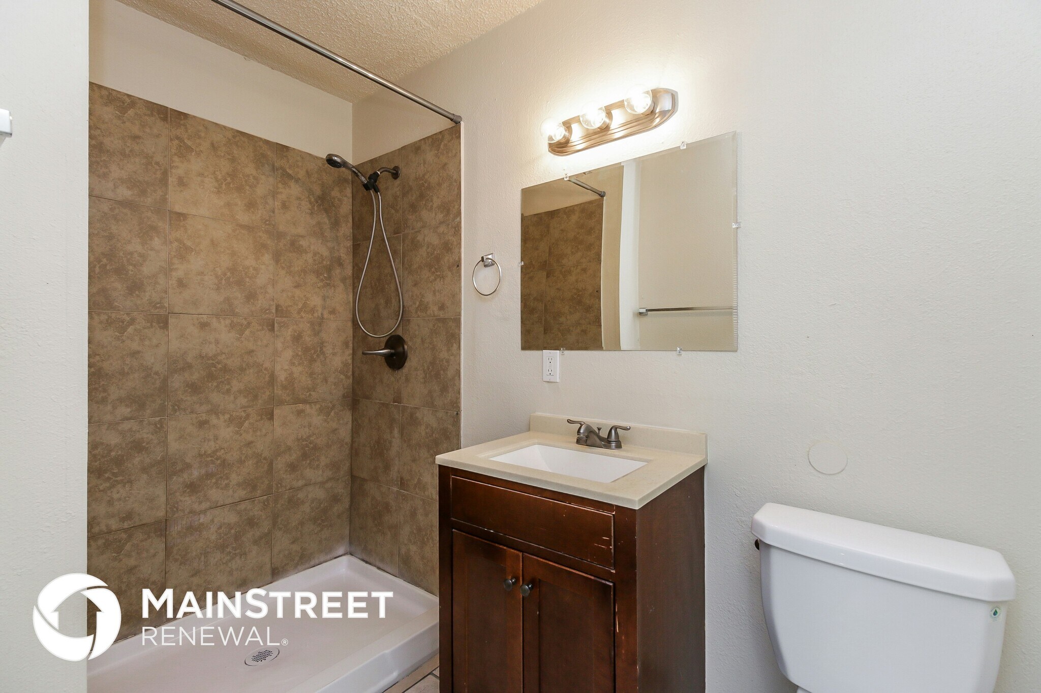 Building Photo - 2027 W Chambers St