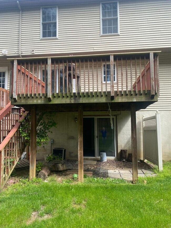 Building Photo - 3 br, 1.5 bath House - 126 BANYAN CIRCLE D...