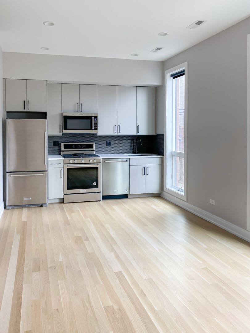 Building Photo - 1058 W Cornelia Ave