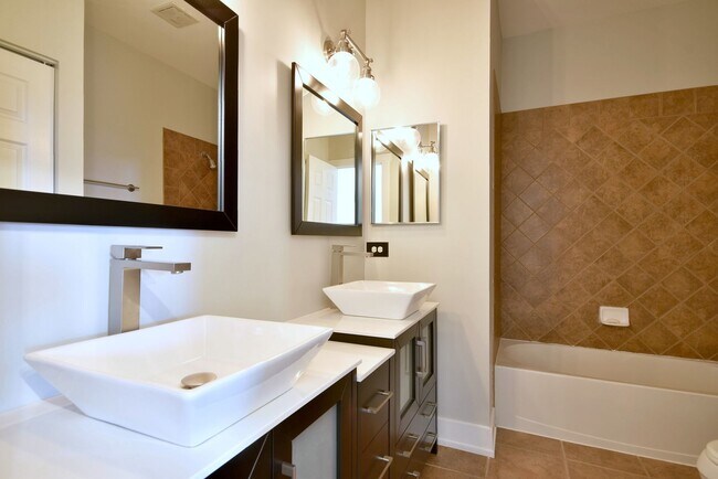 Building Photo - 982 Indigo Ct