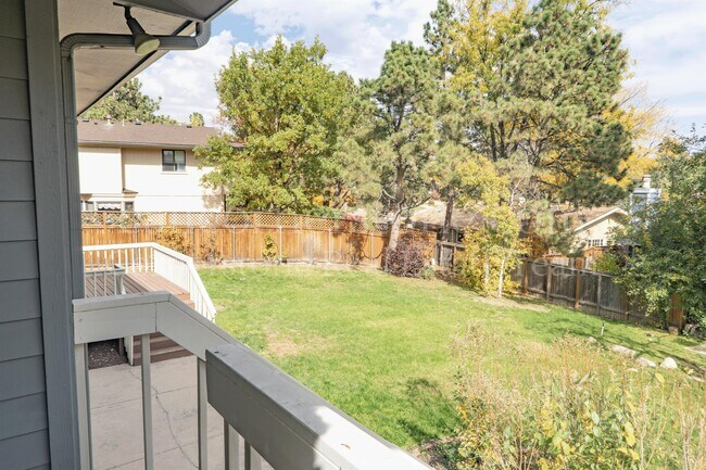 Building Photo - 3427 Clubheights Dr