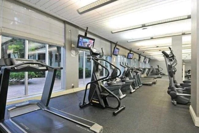 Building Photo - 3801 S Ocean Dr