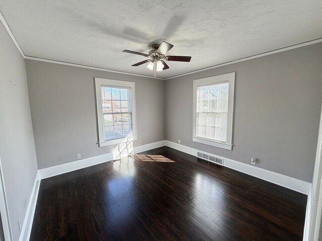 Building Photo - Statesville Downtown - 2BR / 1BA