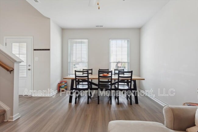Building Photo - 1527 Auckland Ct