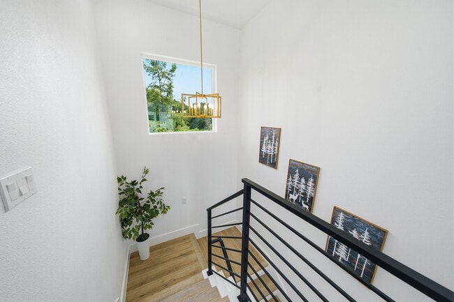 Building Photo - 8910 Knoll Leaf Dr