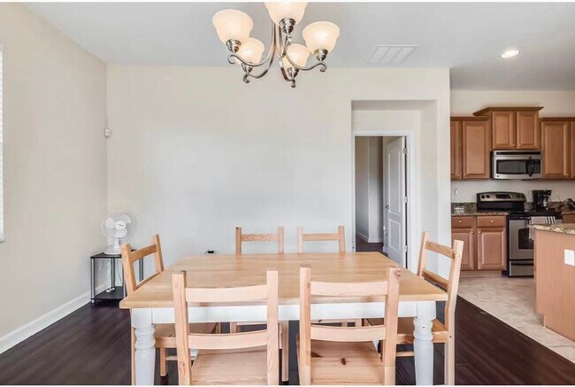 Building Photo - 747 Brookeshire Dr