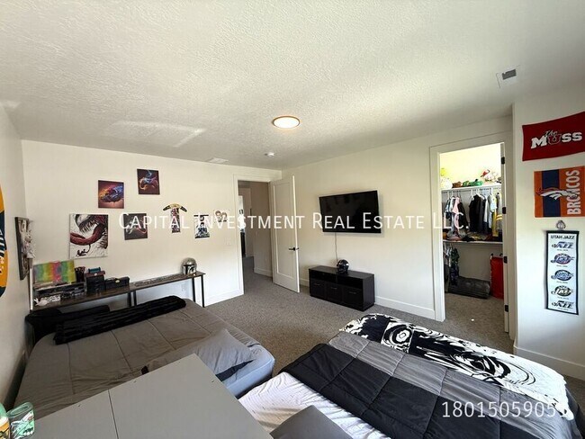 Building Photo - 7637 S Brinkerhoff Dr