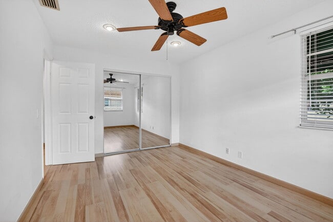 Building Photo - 6671 Via Regina