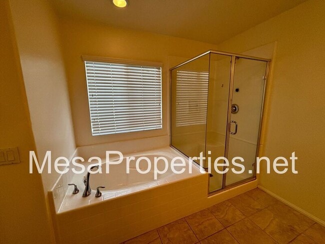 Building Photo - 6966 Madison Ln