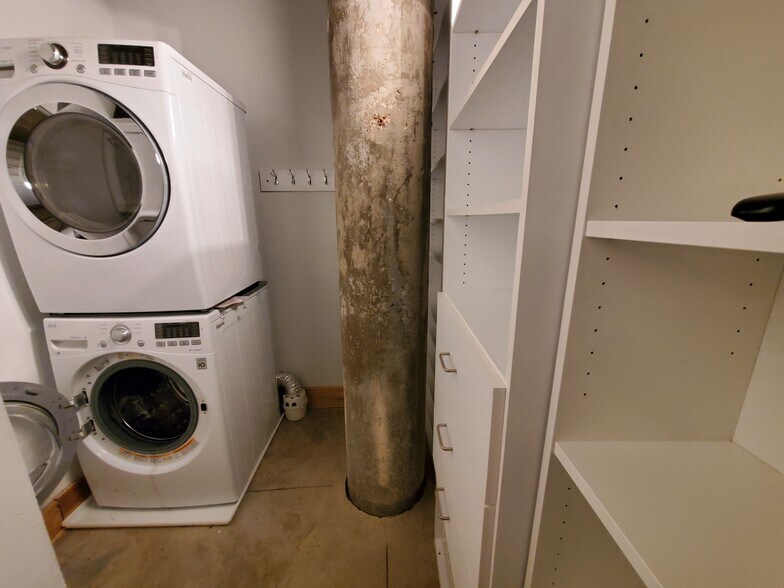 Building Photo - 411 N 22nd St