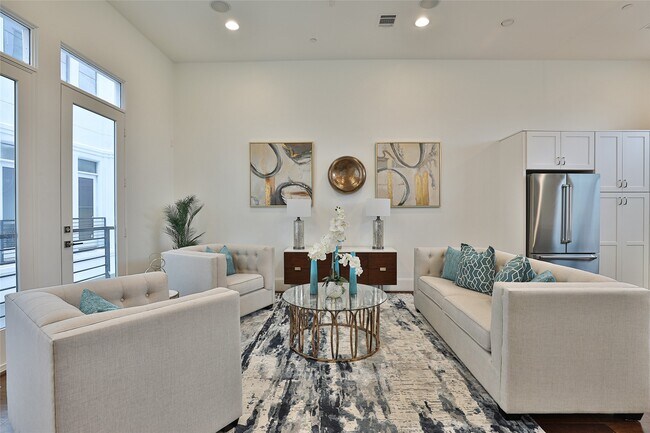 Building Photo - 4527 Graustark St