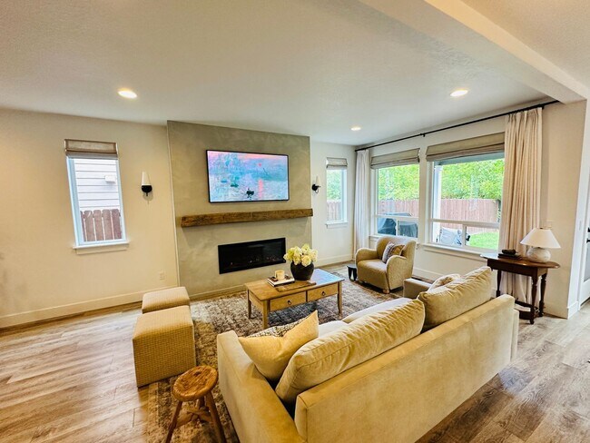 Building Photo - Charming Newer Ridgefield Home with Upgrades Throughout