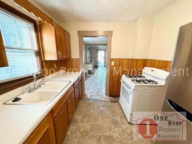 Building Photo - 3-Bedroom, 1.75-Bathroom home in Independence