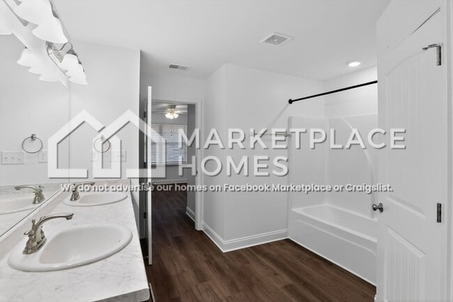 Building Photo - 3430 Oodie Ln