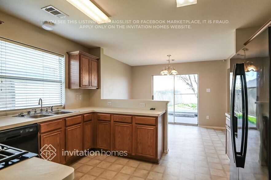 Building Photo - 504 Colt Dr