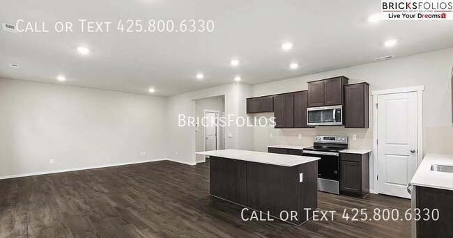 Building Photo - 18726 Lipoma Pl E