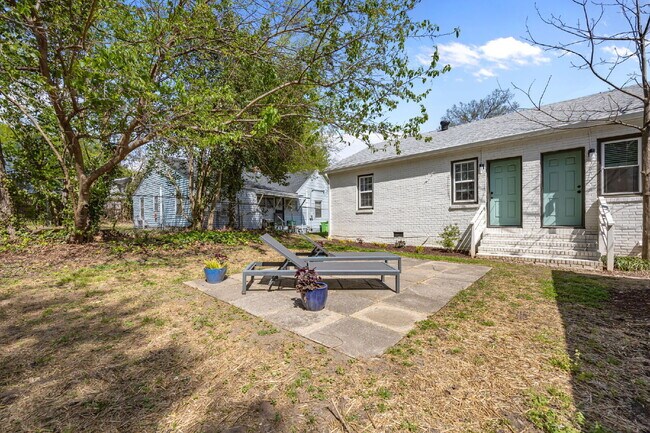 Building Photo - "Charming 1-Bed Gem at 509-511 Cape Ave, Raleigh – Your Cozy Retreat Awaits!"