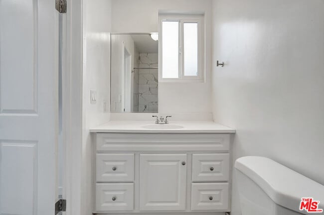 Building Photo - 10823 Camarillo St