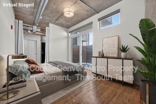 Building Photo - 3201 Shoshone St