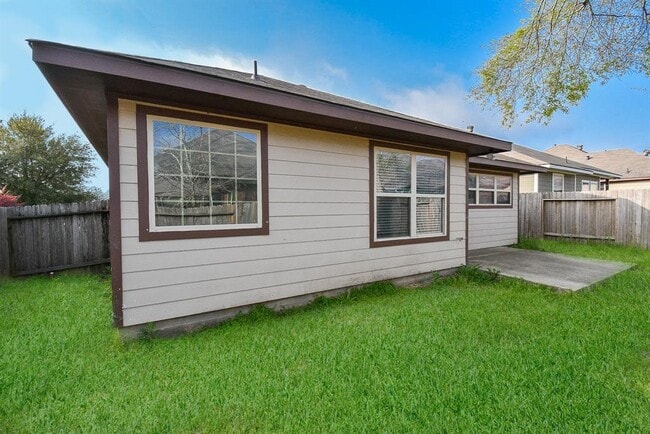 Building Photo - 946 Oak Falls Dr