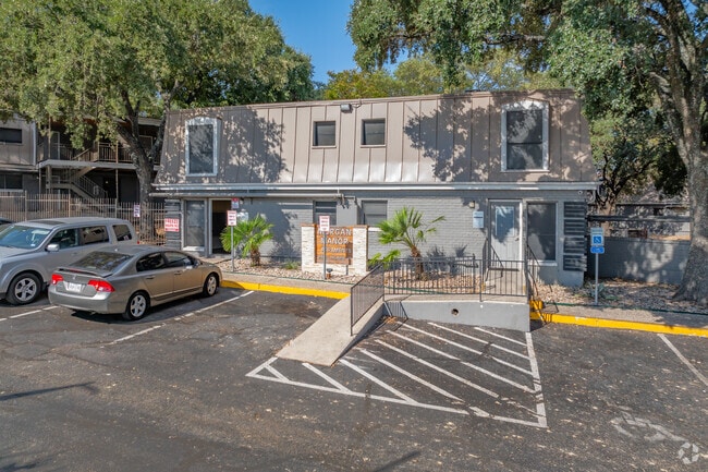 Leasing Office Exterior - Morgan Manor Apartments