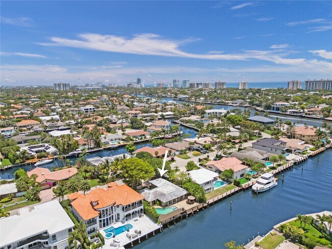 Building Photo - 3100 NE 56th Ct