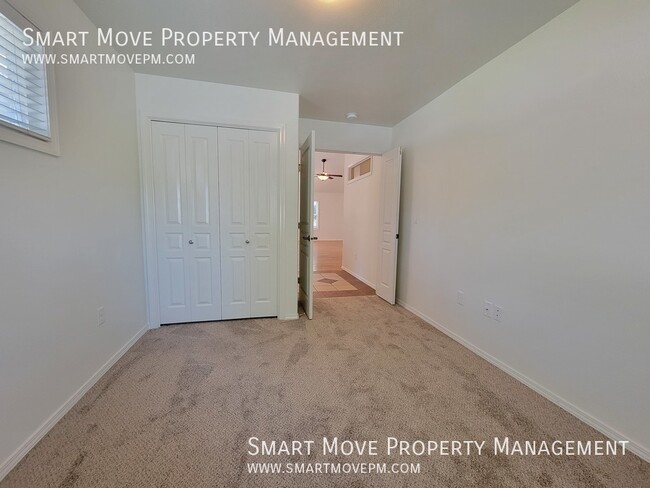 Building Photo - 9978 W Sleepy Hollow Ln