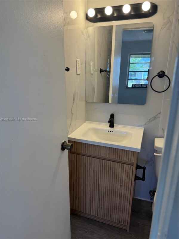 Building Photo - 2620 SW 53rd Ave