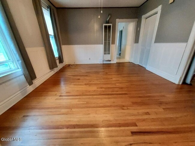 Building Photo - 19 120th St