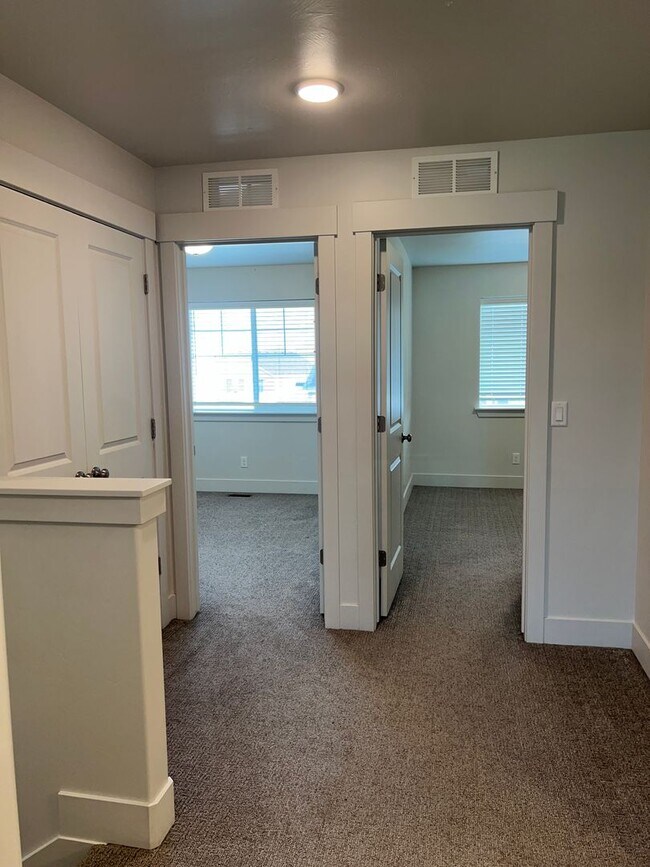 Building Photo - Beautiful 3 Bed, 2.5 Bath Townhome in Summerfield Subdivision | $1,995/month