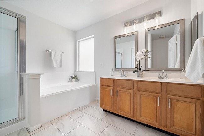 Building Photo - 25118 Clover Ranch Dr