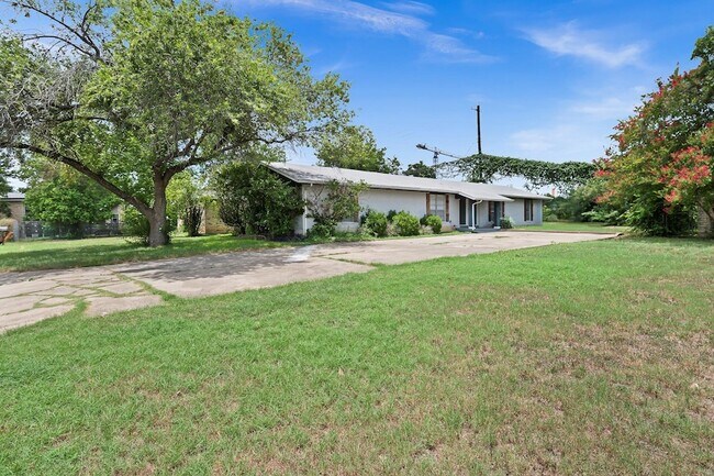 Building Photo - 2712 St Edwards Cir