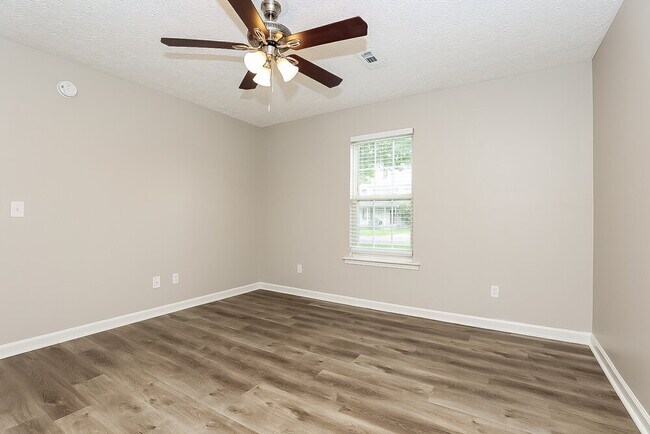 Building Photo - 2044 Horncastle Dr