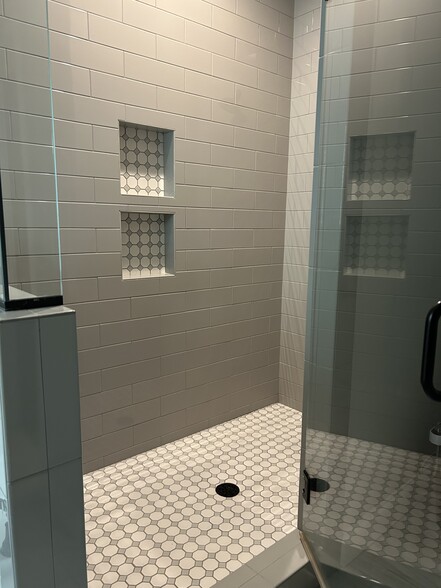 Master Walk n Shower - 964 Ware Rd