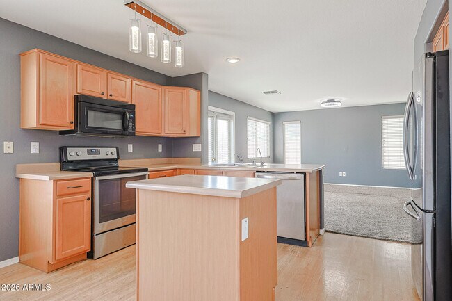 Building Photo - 5245 N 125th Ave