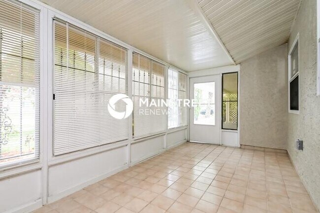 Building Photo - 3 Bedroom Pet-Friendly Home in NORTH PORT, FL with Main Street Renewal