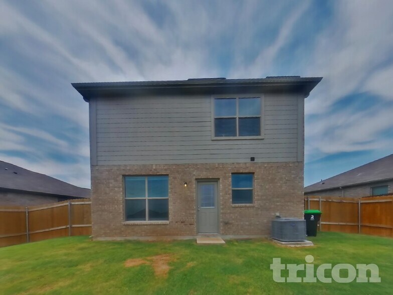 Building Photo - 227 Drifter Dr